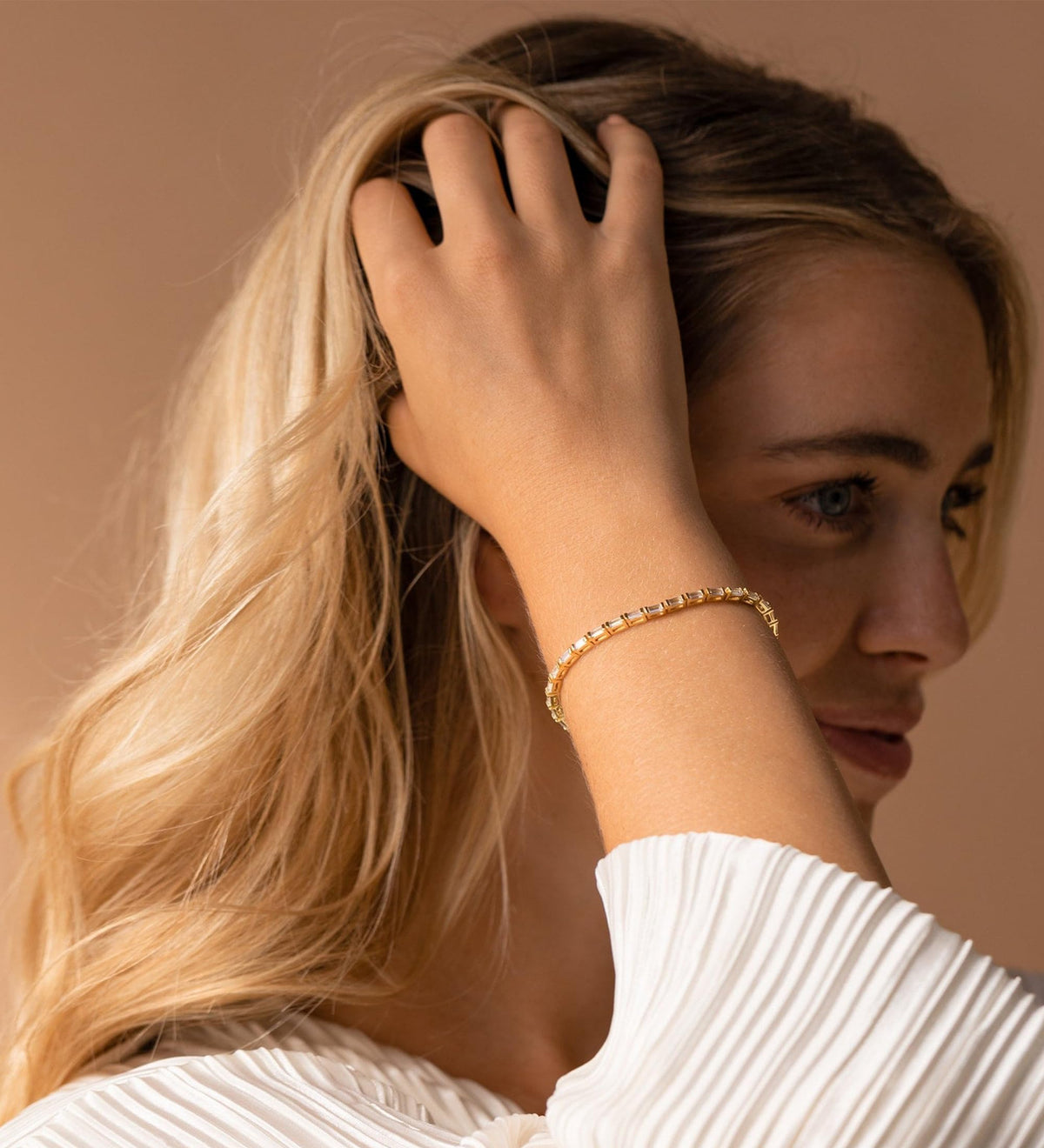 MBW Gold Bracelets for Women Trendy, Dainty 14K Gold Plated Bracelet Stack Beaded Chain Bracelet Set Thin Small Cute Paperclip Bracelets Fashion Waterproof Jewelry Gift Gold Accessories for Women