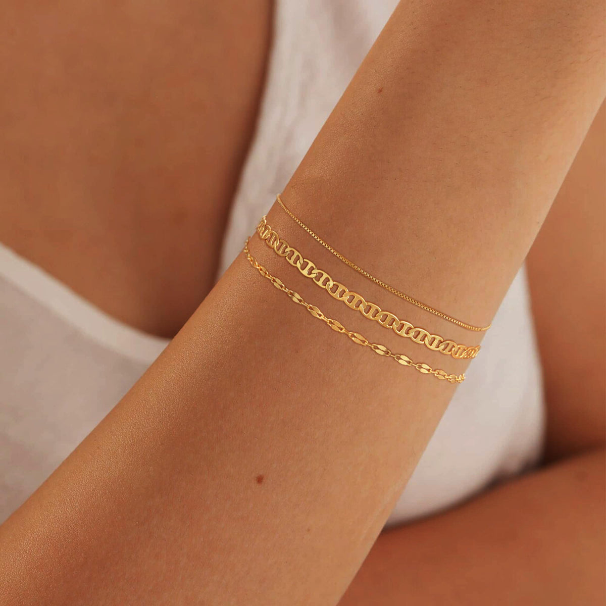 MBW Gold Bracelets for Women Trendy, Dainty 14K Gold Plated Bracelet Stack Beaded Chain Bracelet Set Thin Small Cute Paperclip Bracelets Fashion Waterproof Jewelry Gift Gold Accessories for Women
