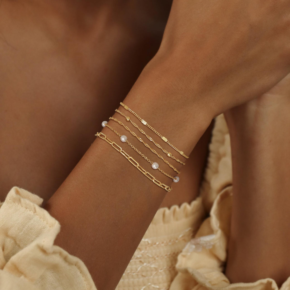 MBW Gold Bracelets for Women Trendy, Dainty 14K Gold Plated Bracelet Stack Beaded Chain Bracelet Set Thin Small Cute Paperclip Bracelets Fashion Waterproof Jewelry Gift Gold Accessories for Women