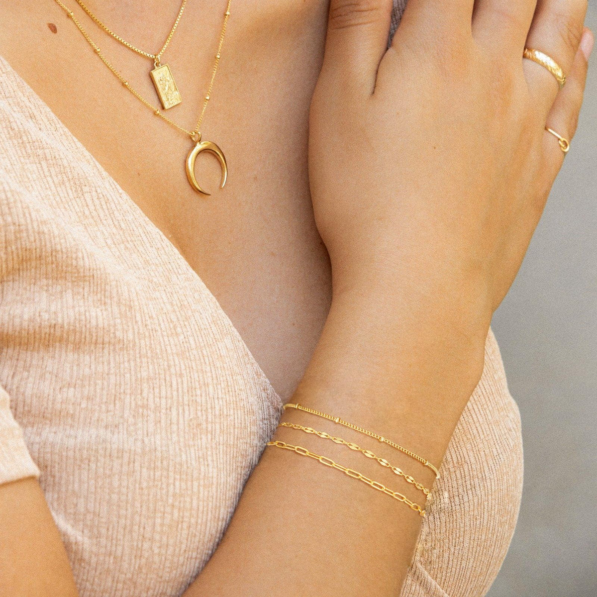 MBW Gold Bracelets for Women Trendy, Dainty 14K Gold Plated Bracelet Stack Beaded Chain Bracelet Set Thin Small Cute Paperclip Bracelets Fashion Waterproof Jewelry Gift Gold Accessories for Women